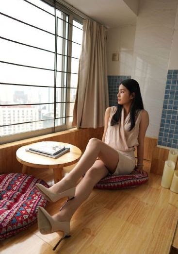 大胸奶头美女图片_剧情片手机在线看
