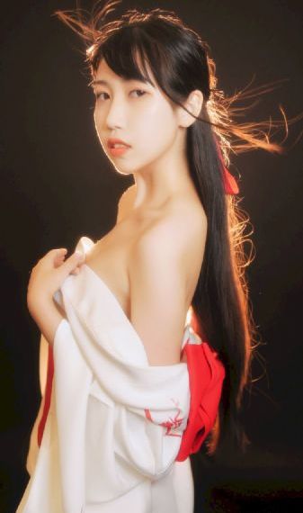 女王玩男奴图片_超清电影全集观看